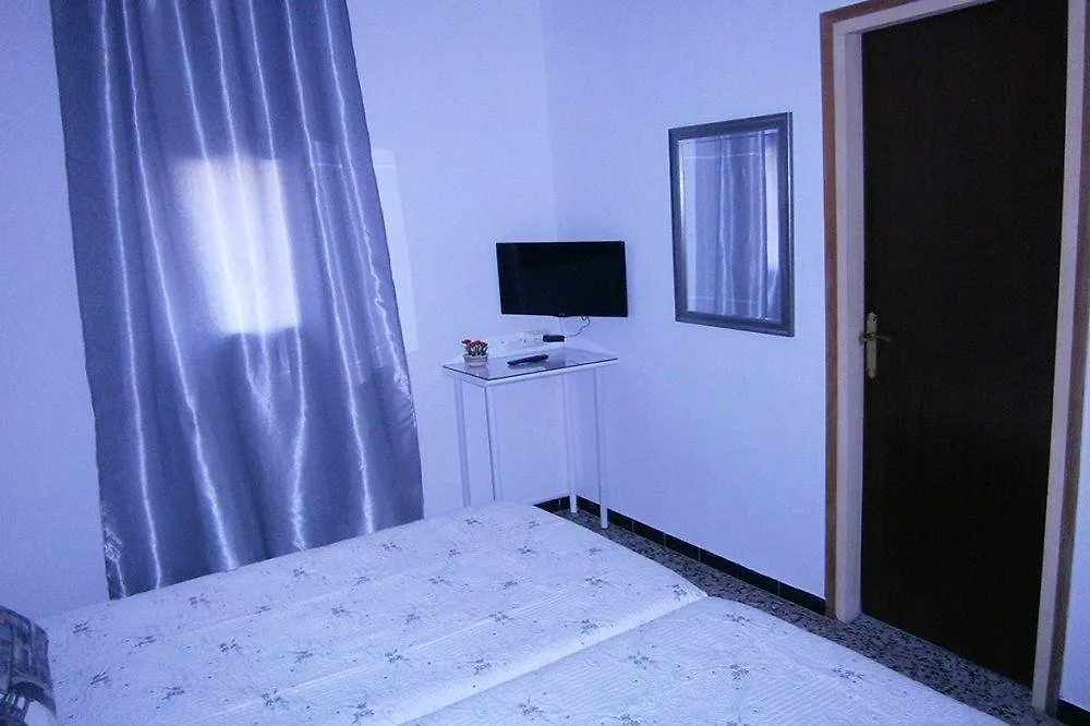 Hostal Don Pepe Figueres  Guest house Figueres (Girona)